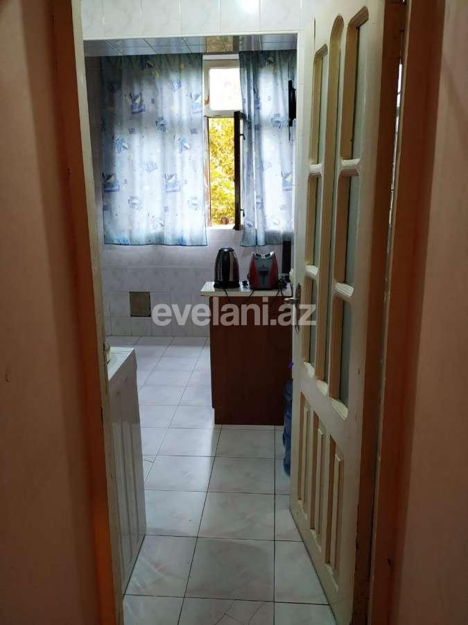 Sale, old building, 4 room, 100 m², Inshaatchilar m.