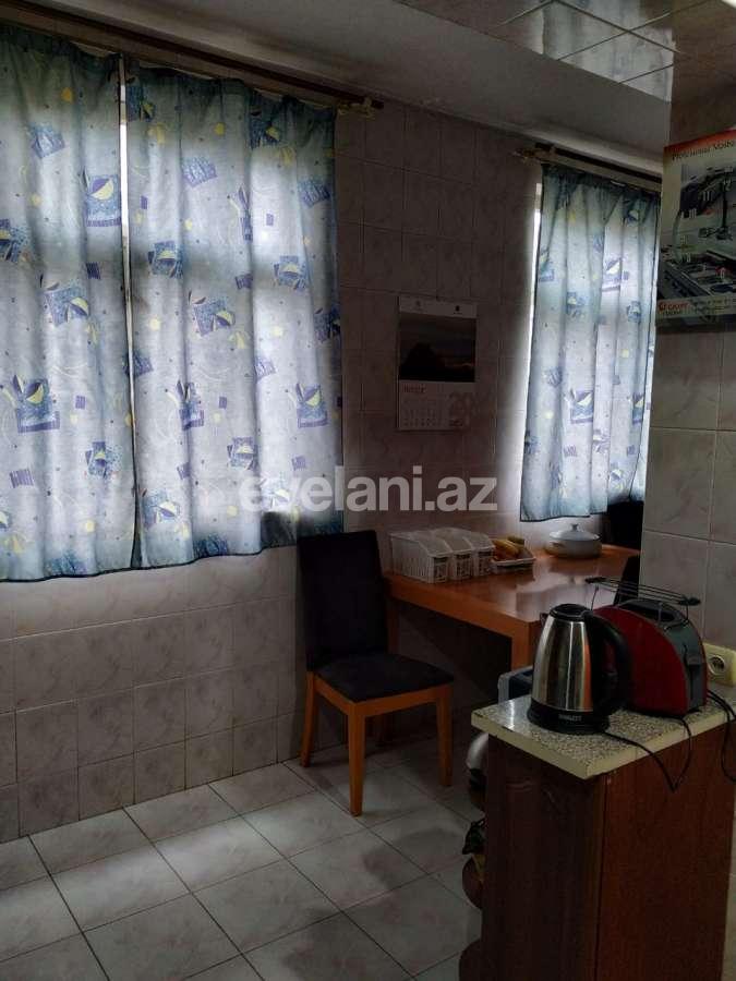 Sale, old building, 4 room, 100 m², Inshaatchilar m.