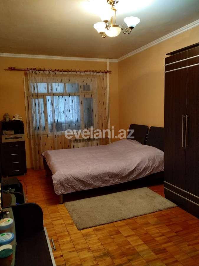 Sale, old building, 4 room, 100 m², Inshaatchilar m.