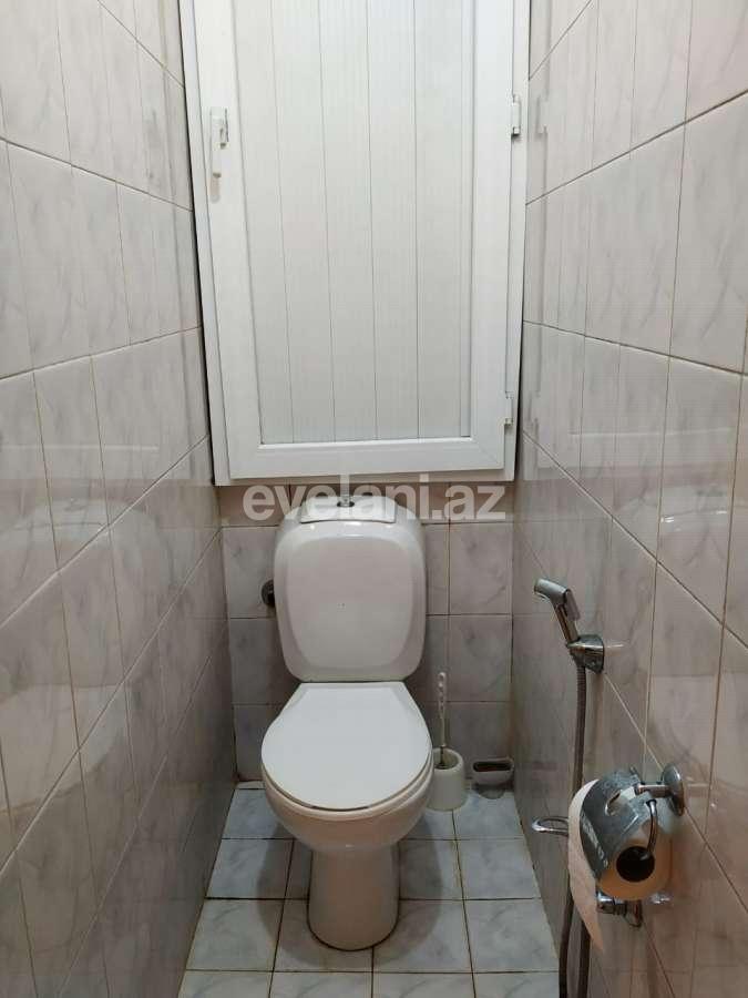 Sale, old building, 4 room, 100 m², Inshaatchilar m.