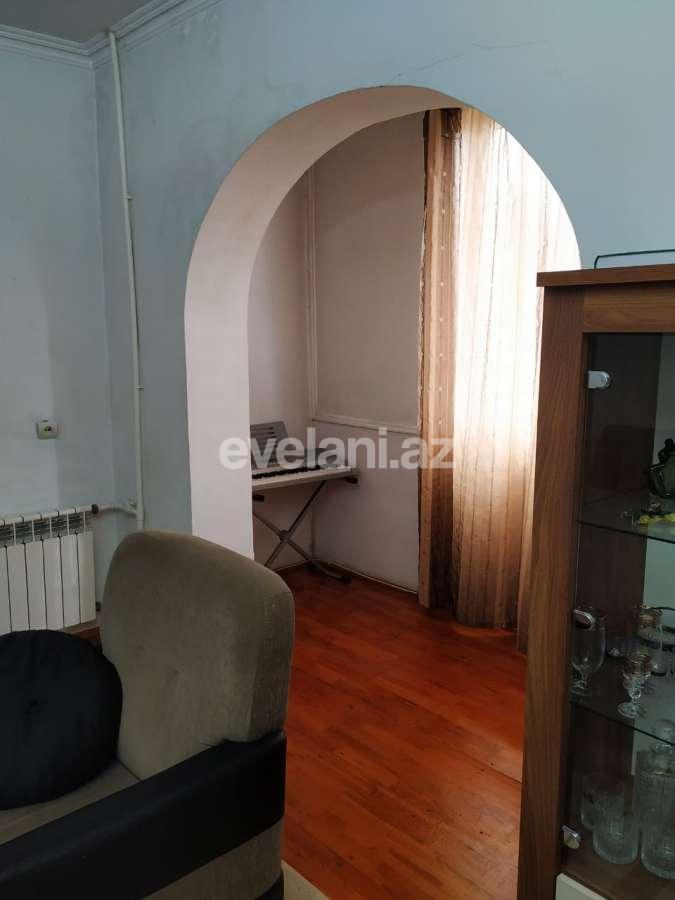 Sale, old building, 4 room, 100 m², Inshaatchilar m.