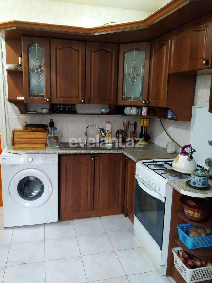 Sale, old building, 4 room, 100 m², Inshaatchilar m.