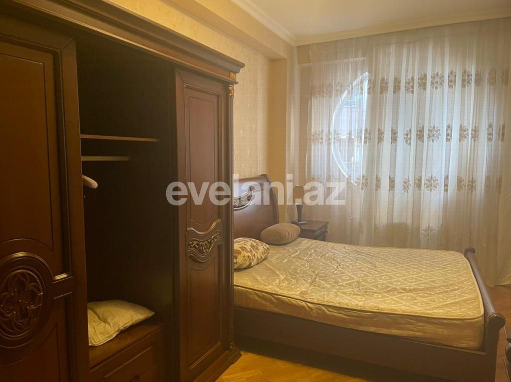 Kirayə verilir, yeni tikili, 3 otaqlı, 130 m², 28 may m.