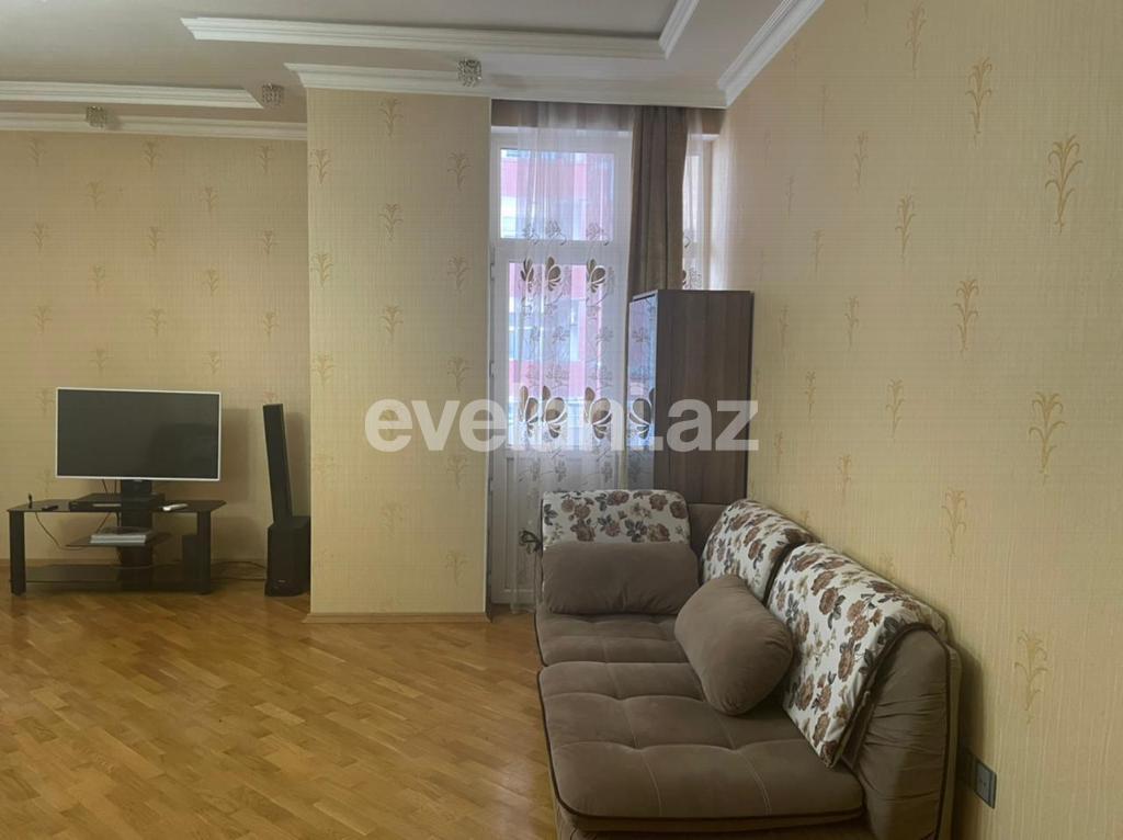 Kirayə verilir, yeni tikili, 3 otaqlı, 130 m², 28 may m.