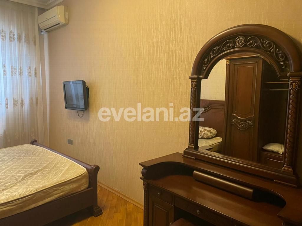 Kirayə verilir, yeni tikili, 3 otaqlı, 130 m², 28 may m.
