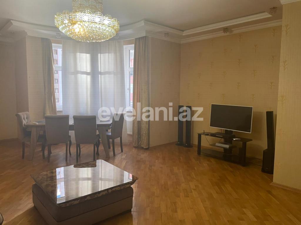Kirayə verilir, yeni tikili, 3 otaqlı, 130 m², 28 may m.