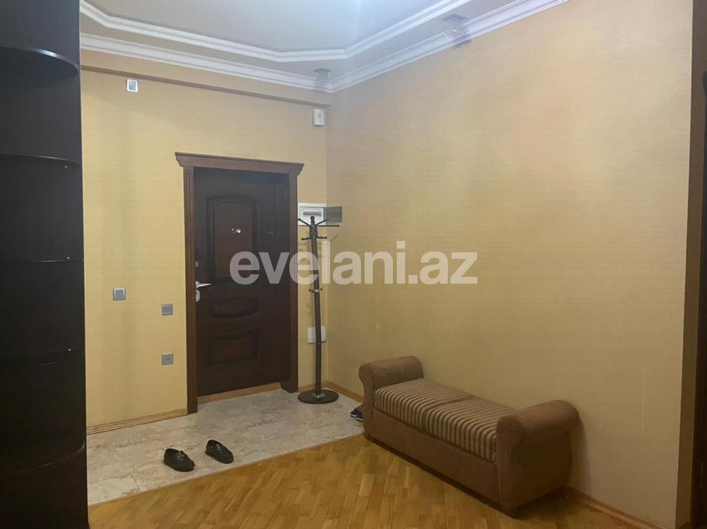 Kirayə verilir, yeni tikili, 3 otaqlı, 130 m², 28 may m.