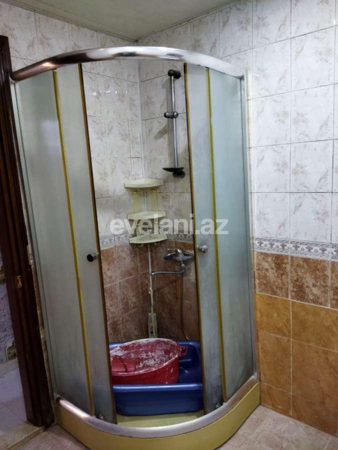 Satılır, köhnə tikili, 2 otaqlı, 65 m², İnşaatçılar m.