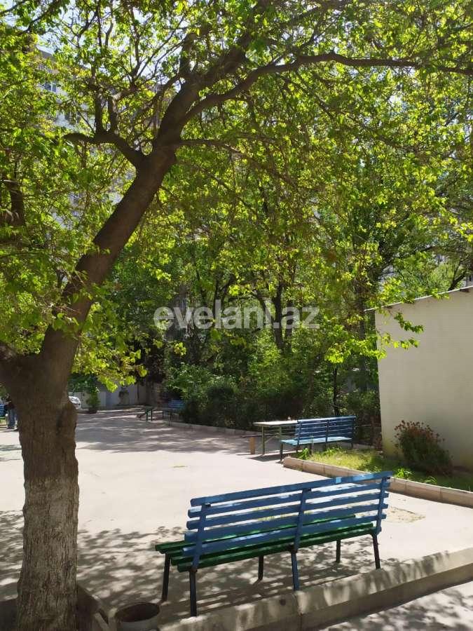 Satılır, köhnə tikili, 2 otaqlı, 65 m², İnşaatçılar m.