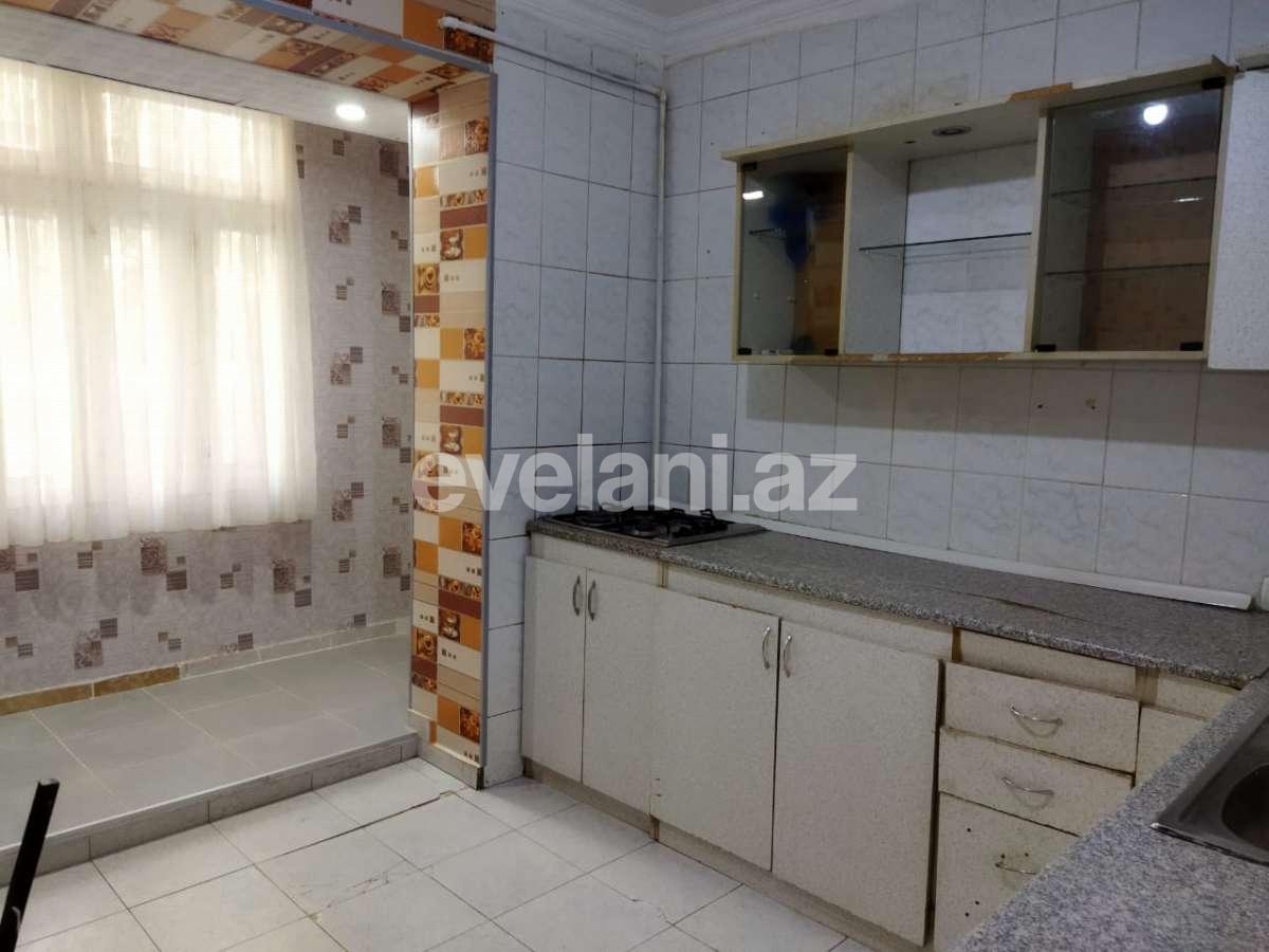 Satılır, köhnə tikili, 2 otaqlı, 65 m², İnşaatçılar m.