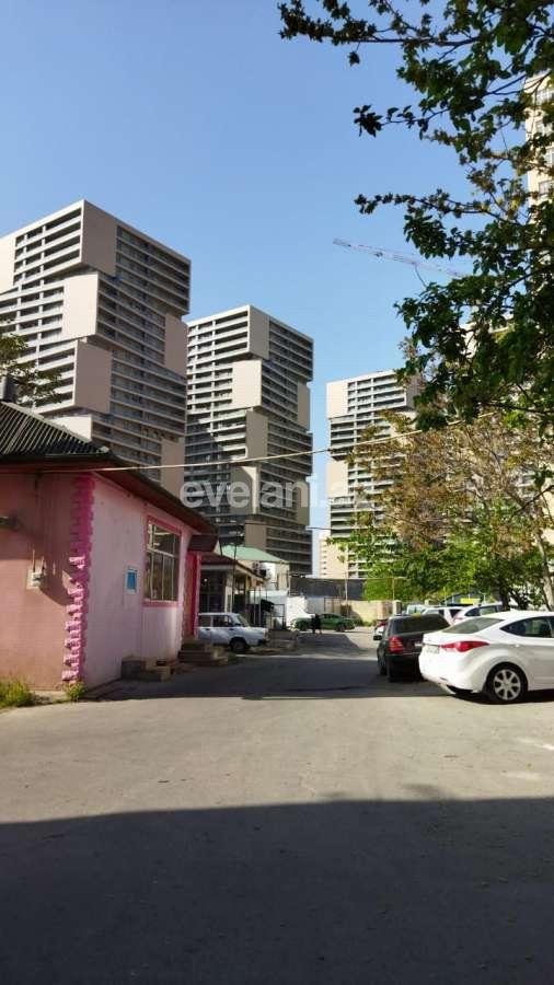 Satılır, köhnə tikili, 2 otaqlı, 65 m², İnşaatçılar m.