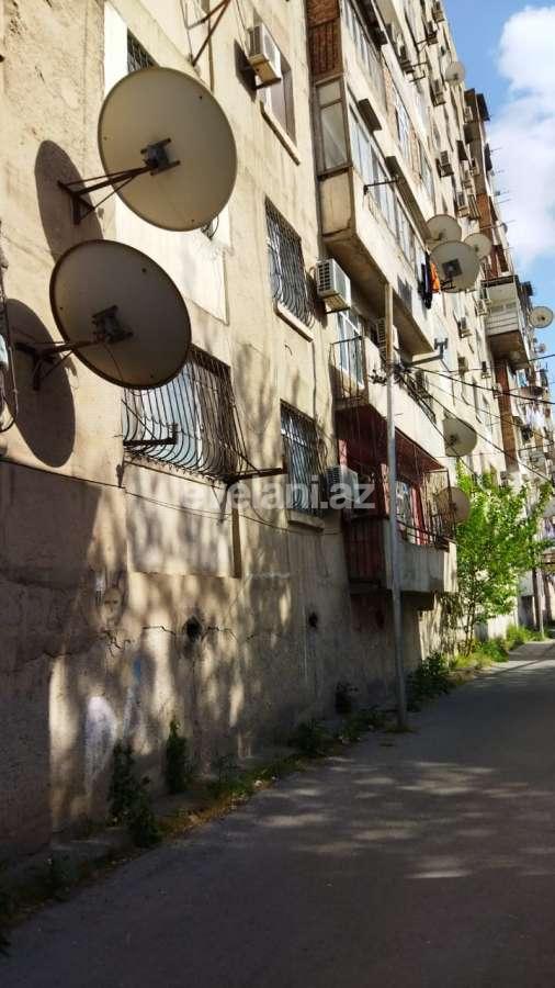 Satılır, köhnə tikili, 2 otaqlı, 65 m², İnşaatçılar m.