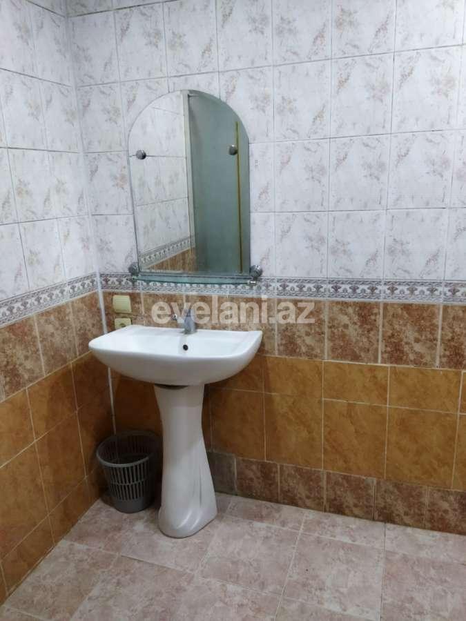 Satılır, köhnə tikili, 2 otaqlı, 65 m², İnşaatçılar m.