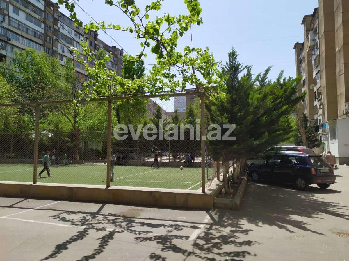 Satılır, köhnə tikili, 2 otaqlı, 65 m², İnşaatçılar m.