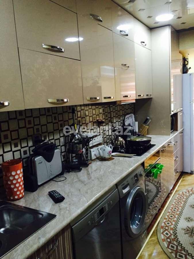 Satılır, köhnə tikili, 3 otaqlı, 77 m², Gənclik m.