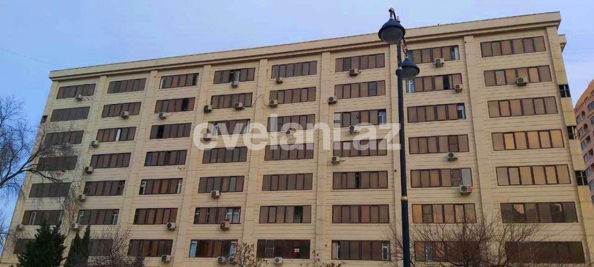 Продаётся, вторичка, 3-комнаты, 90 m², Элмляр Академиясы m.