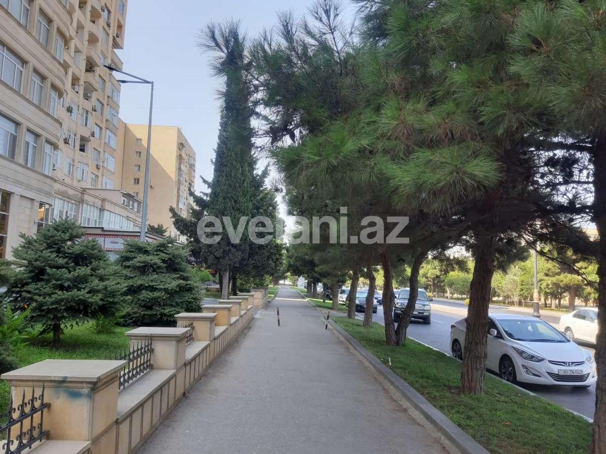 Satılır, köhnə tikili, 3 otaqlı, 100 m², Elmlər Akademiyası m.