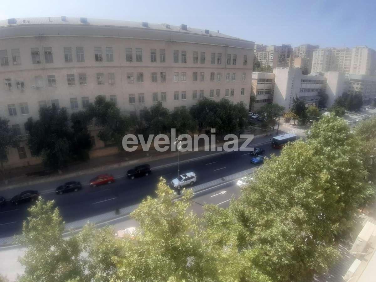 Satılır, köhnə tikili, 3 otaqlı, 100 m², Elmlər Akademiyası m.