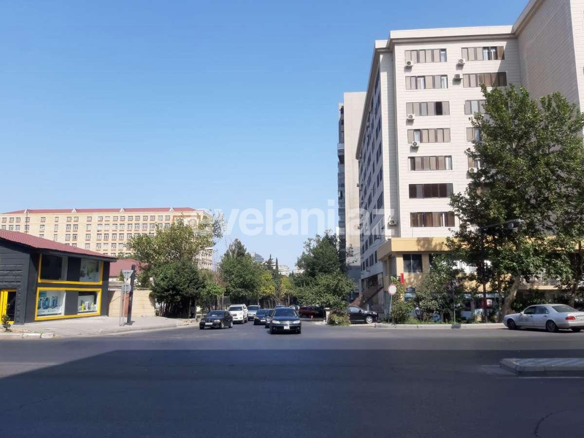 Satılır, köhnə tikili, 3 otaqlı, 100 m², Elmlər Akademiyası m.