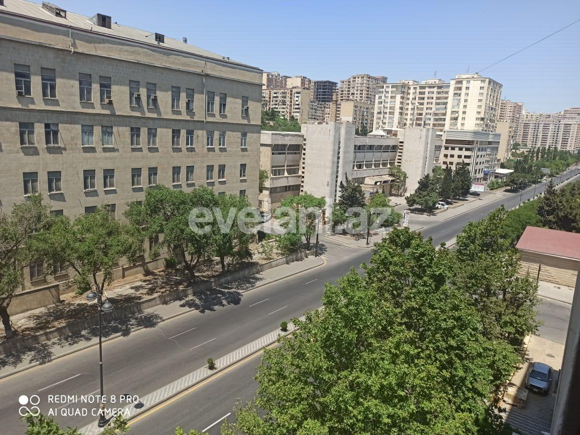 Satılır, köhnə tikili, 3 otaqlı, 100 m², Elmlər Akademiyası m.