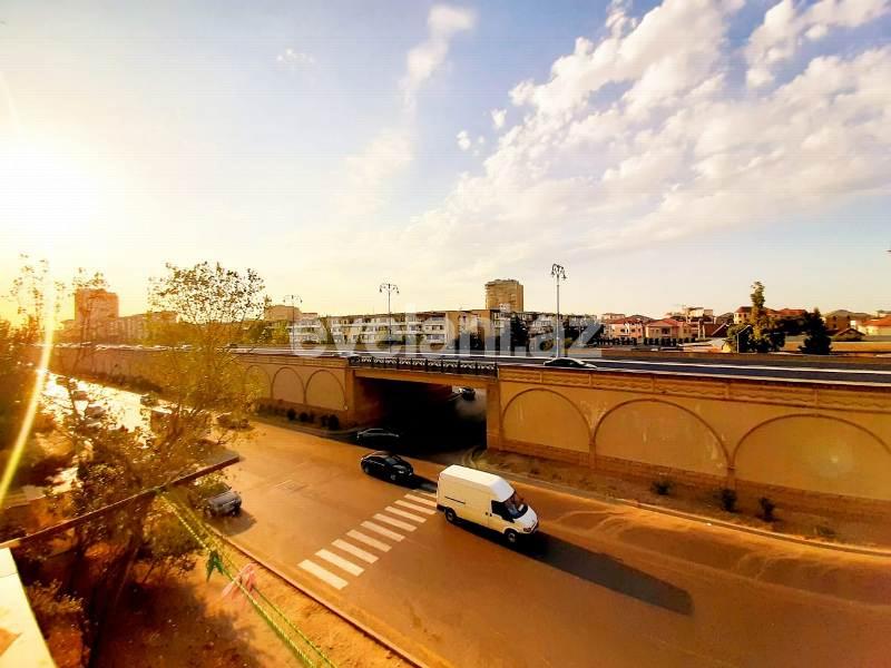 Satılır, köhnə tikili, 2 otaqlı, 60 m², Xalqlar Dostluğu m.