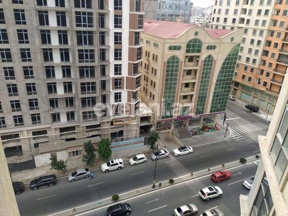 Продаётся, новостройка, 3-комнаты, 135 m², Гянджлик m.