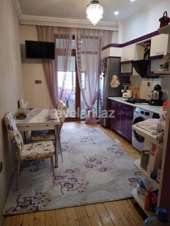 Satılır, yeni tikili, 2 otaqlı, 75 m², İnşaatçılar m.