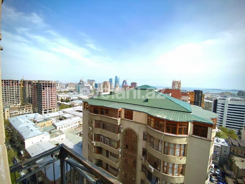 Satılır, yeni tikili, 4 otaqlı, 184 m², 28 may m.