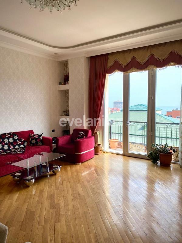 Satılır, yeni tikili, 4 otaqlı, 184 m², 28 may m.