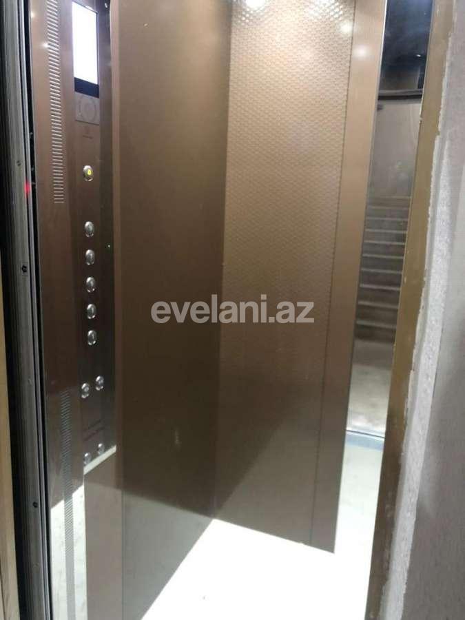 Satılır, köhnə tikili, 4 otaqlı, 85 m², 8 Noyabr m.