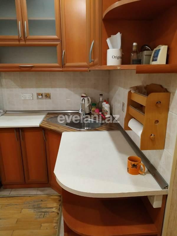 Satılır, köhnə tikili, 2 otaqlı, 70 m², Gənclik m.