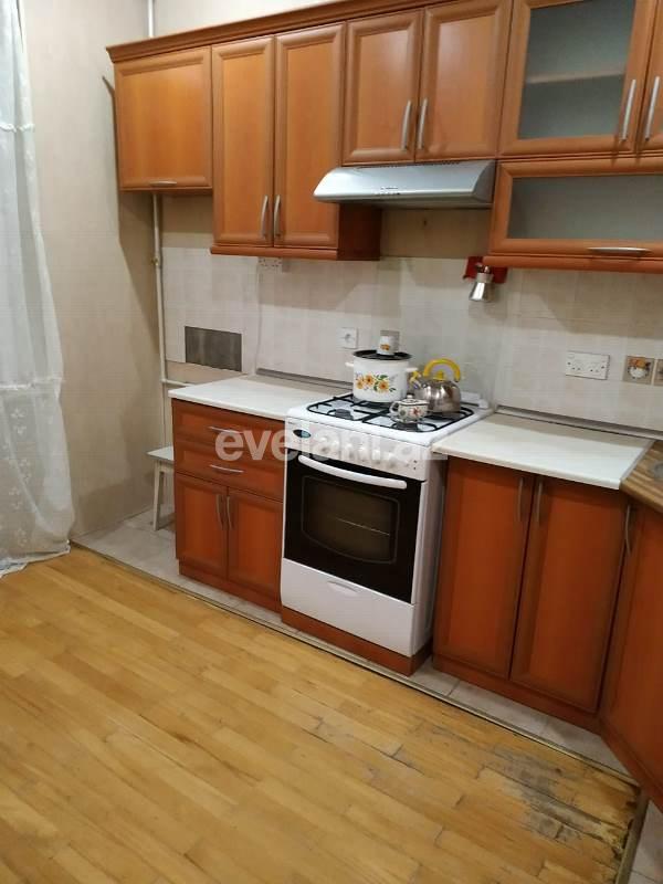 Satılır, köhnə tikili, 2 otaqlı, 70 m², Gənclik m.