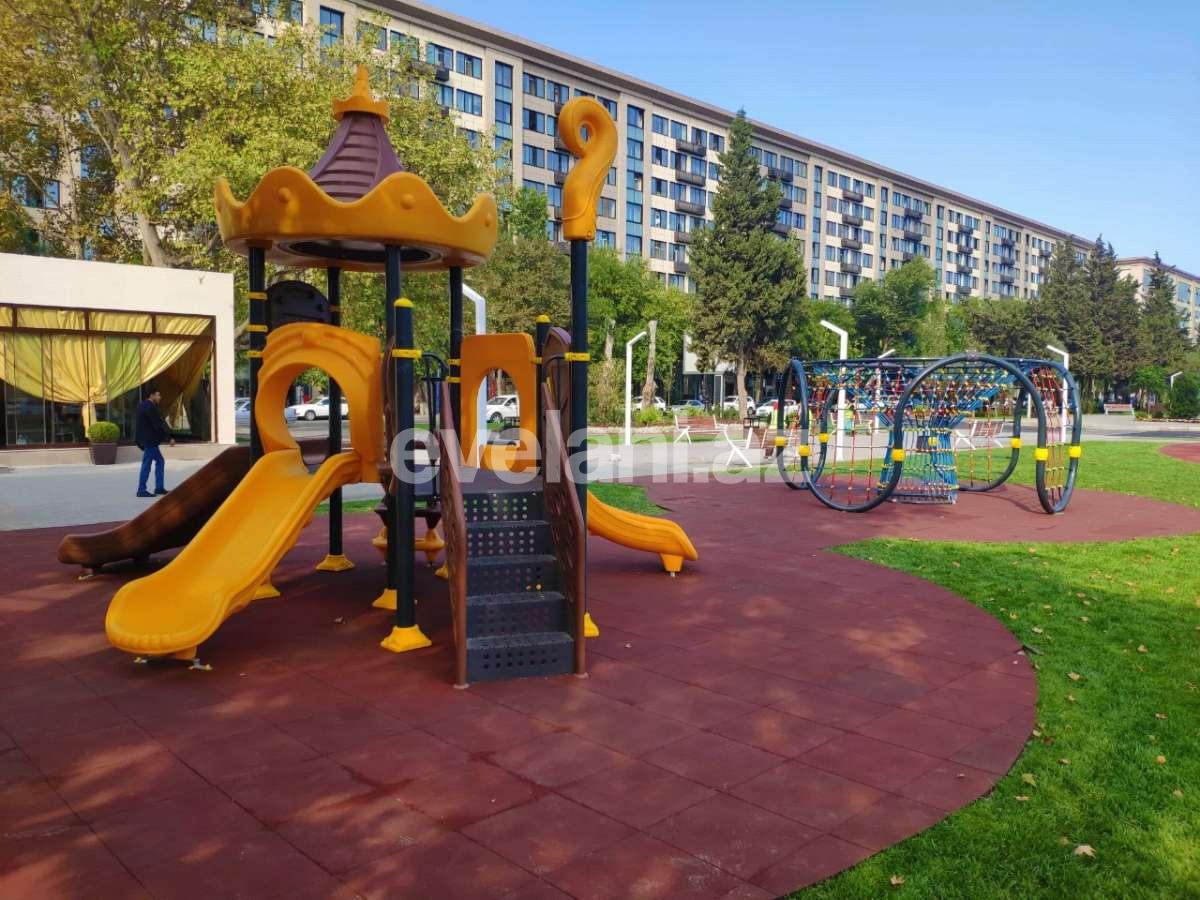 Satılır, köhnə tikili, 3 otaqlı, 100 m², Gənclik m.