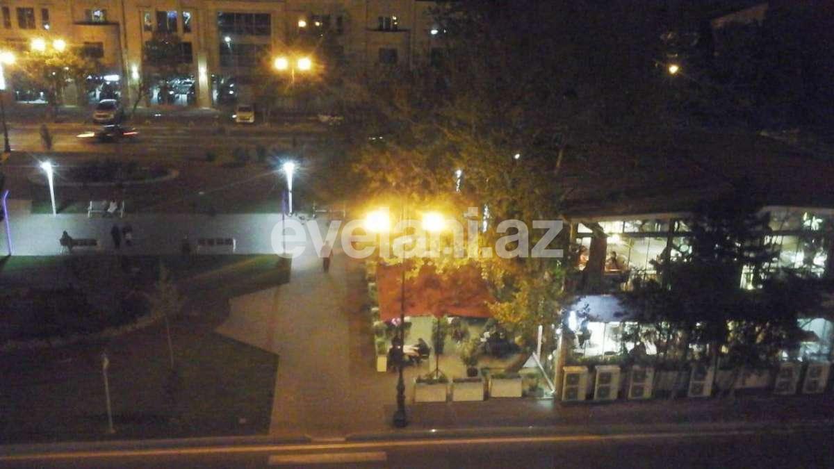 Satılır, köhnə tikili, 3 otaqlı, 100 m², Gənclik m.