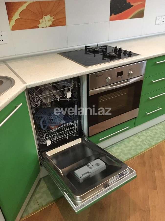 Kirayə verilir, yeni tikili, 4 otaqlı, 138 m², İnşaatçılar m.