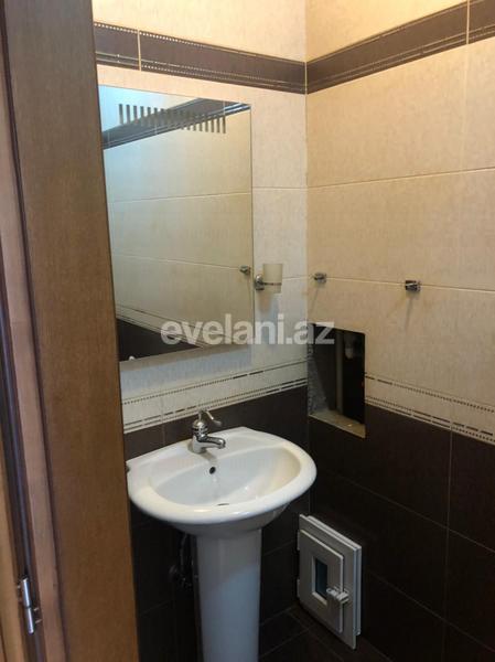 Kirayə verilir, yeni tikili, 3 otaqlı, 137 m², İnşaatçılar m.
