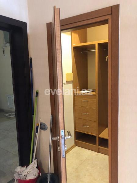 Kirayə verilir, yeni tikili, 3 otaqlı, 137 m², İnşaatçılar m.