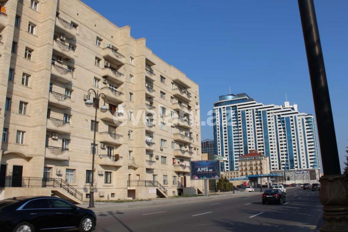 Sale, old building, 3 room, 70 m², Shah Ismail Khatai m.