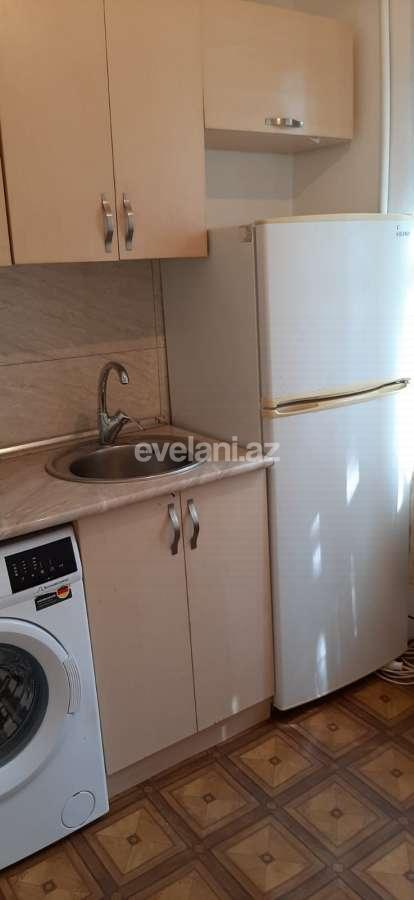 Rent, old building, 1 room, 30 m², Elmlar Akademiyası m.