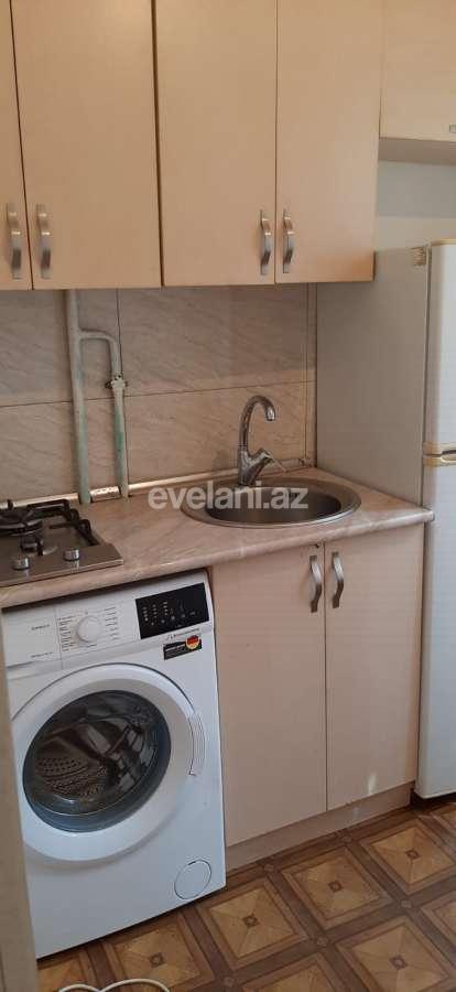 Rent, old building, 1 room, 30 m², Elmlar Akademiyası m.