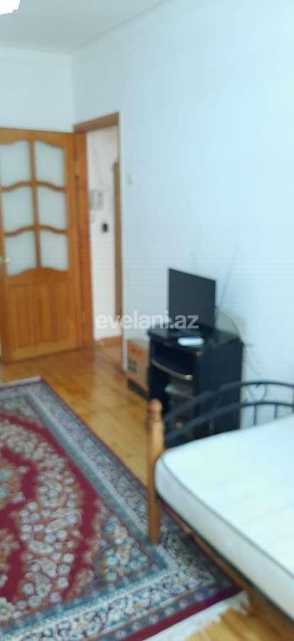 Rent, old building, 1 room, 30 m², Elmlar Akademiyası m.