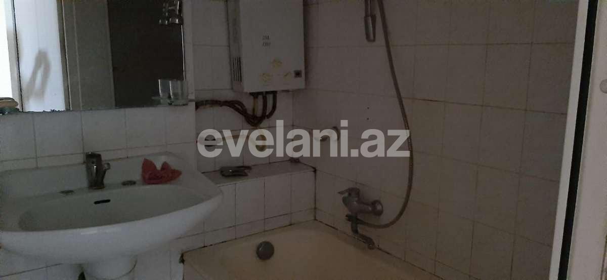 Rent, old building, 3 room, 70 m², Elmlar Akademiyası m.