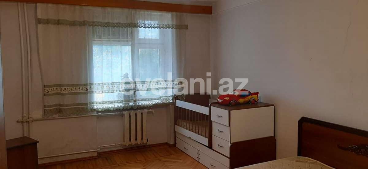 Rent, old building, 3 room, 70 m², Elmlar Akademiyası m.