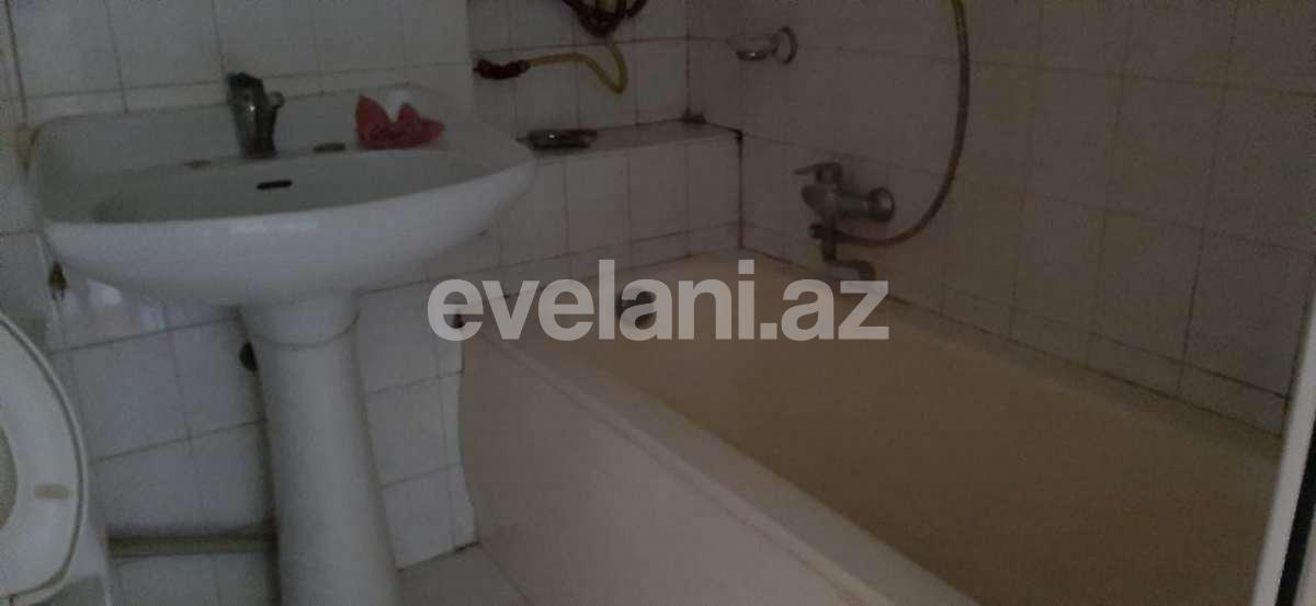 Rent, old building, 3 room, 70 m², Elmlar Akademiyası m.