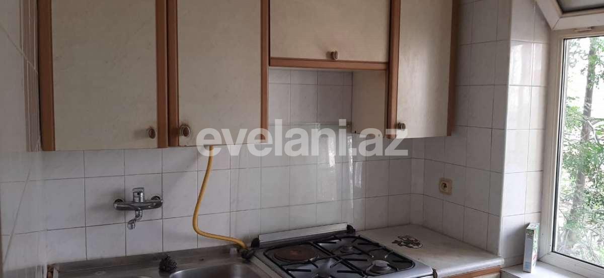 Rent, old building, 3 room, 70 m², Elmlar Akademiyası m.
