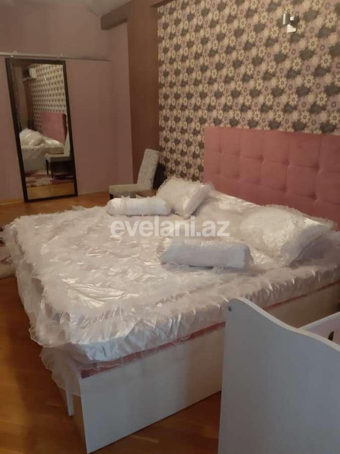 Satılır, yeni tikili, 3 otaqlı, 130 m², 8 Noyabr m.