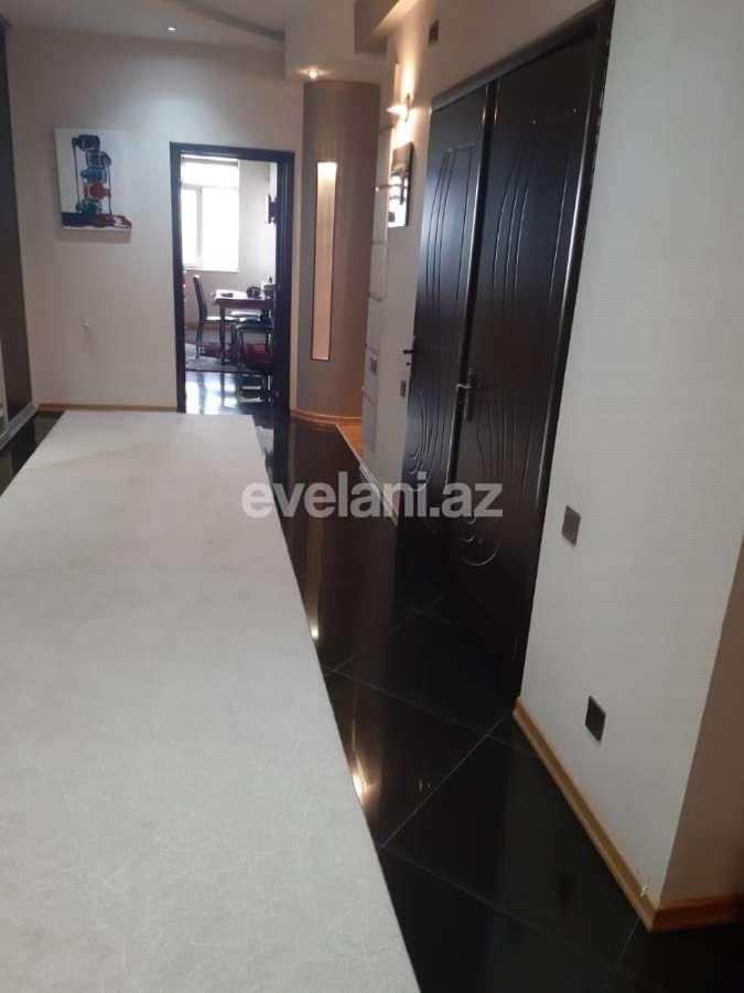 Satılır, yeni tikili, 3 otaqlı, 130 m², 8 Noyabr m.