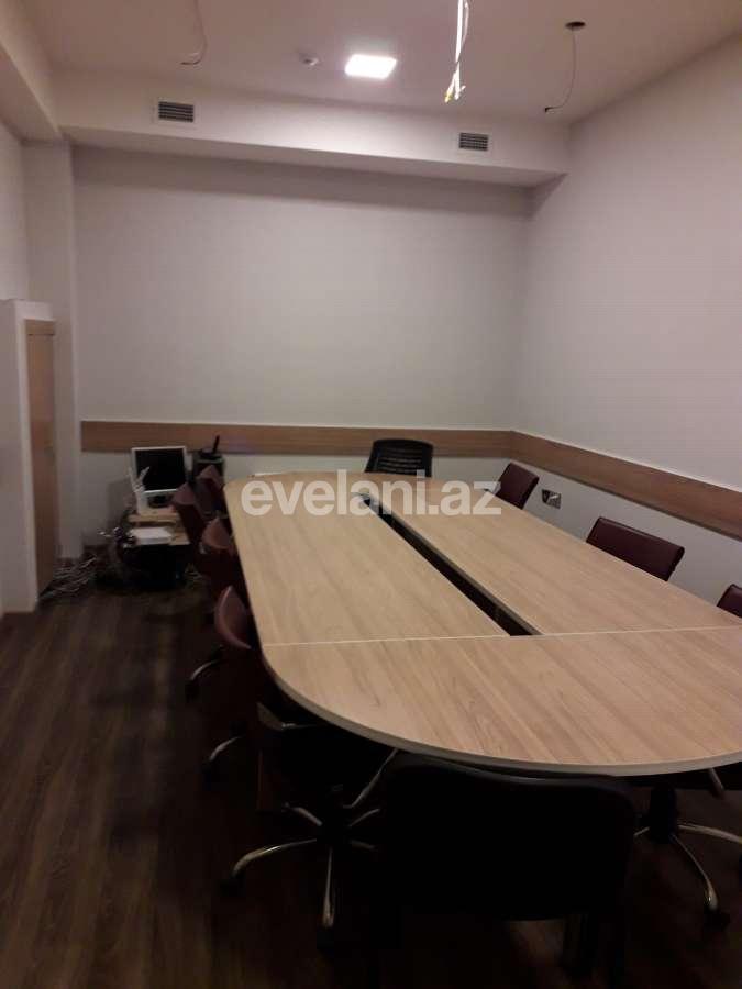 Продаётся, офис, 6-комнаты, 200 m², Элмляр Академиясы m.