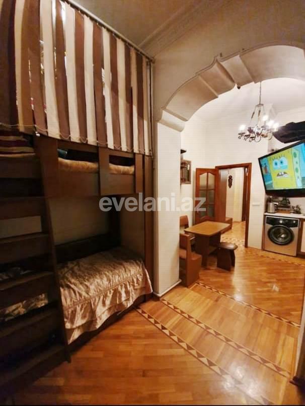 Sale, old building, 2 room, 60 m², Elmlar Akademiyası m.