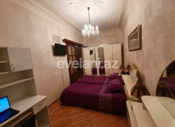 Sale, old building, 2 room, 60 m², Elmlar Akademiyası m.